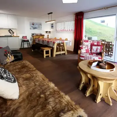 Perrine Garden - Cozy Central Apartment with Private Garden
