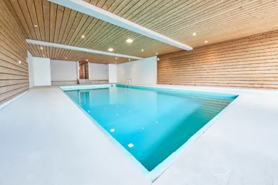 Der Swimmingpool an oder in der Nähe von Cosy studio for 5 near ski lift, HAMEAU D2