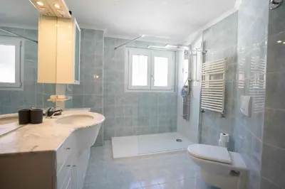 Ein Badezimmer in der Unterkunft Galileo Apartment by HomeFlow