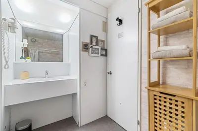 Ein Badezimmer in der Unterkunft Chaleureux studio à Anzère, accessible à ski, proche de tout