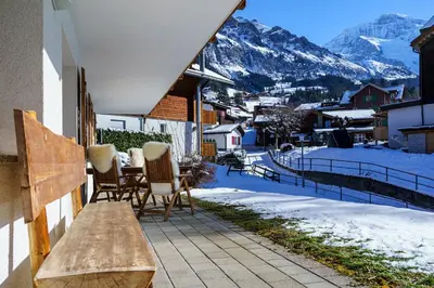 Ein allgemeiner Bergblick oder ein Berglick von der Ferienwohnung aus