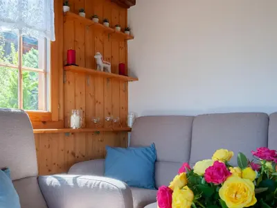 Ein Sitzbereich in der Unterkunft Chalet Anusach by Interhome