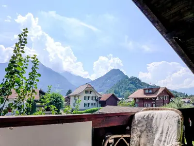 Ein allgemeiner Bergblick oder ein Berglick von des Ferienhauses aus