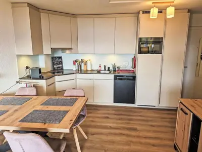 Küche/Küchenzeile in der Unterkunft Apartment Les Essampilles 25 by Interhome