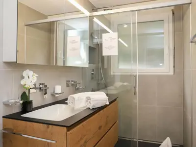 Ein Badezimmer in der Unterkunft Apartment Grillon-4 by Interhome