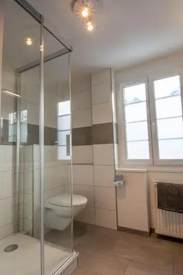 Ein Badezimmer in der Unterkunft Chalet Azeno EG