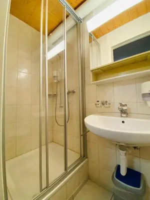 Ein Badezimmer in der Unterkunft Lake facing Studio