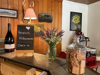 Getränke in der Unterkunft Täschalp Restaurant&Lodge
