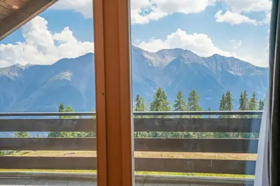Ein allgemeiner Bergblick oder ein Berglick von der Ferienwohnung aus