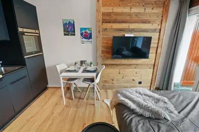 TV/Unterhaltungsangebot in der Unterkunft Joli studio Crans-Montana