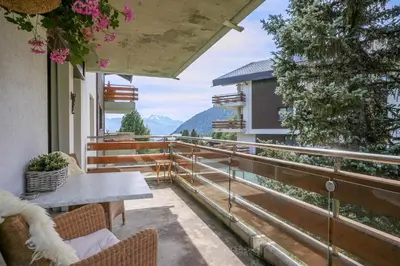 Ein allgemeiner Bergblick oder ein Berglick von der Ferienwohnung aus