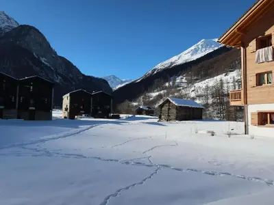 Ein allgemeiner Bergblick oder ein Berglick von der Ferienwohnung aus