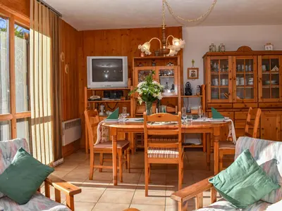 Ein Sitzbereich in der Unterkunft Apartment Rüthanet by Interhome
