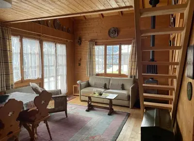 Ein Sitzbereich in der Unterkunft Chalet Kuckuk