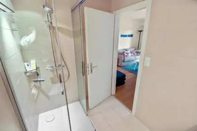 Ein Badezimmer in der Unterkunft Studio chaleureux et paisible