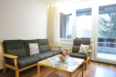 Ein Sitzbereich in der Unterkunft 2.5 Zimmerwohnung für Sportler & Familien WHG 132 & WHG 612