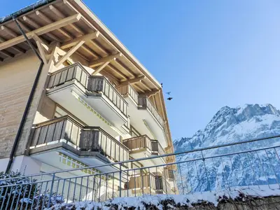 Ein allgemeiner Bergblick oder ein Berglick von der Ferienwohnung aus