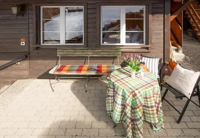 Ein Patio oder anderer Außenbereich in der Unterkunft Chalet Vreneli