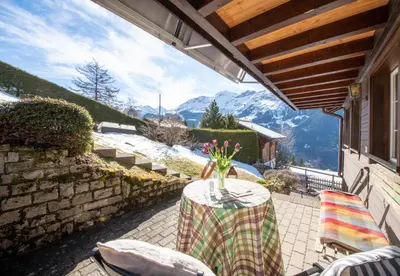 Ein allgemeiner Bergblick oder ein Berglick von der Ferienwohnung aus