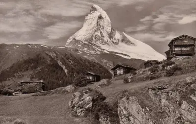 Ein allgemeiner Bergblick oder ein Berglick von der Ferienwohnung aus