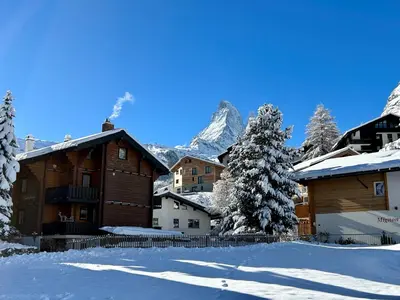 Ein allgemeiner Bergblick oder ein Berglick von der Ferienwohnung aus