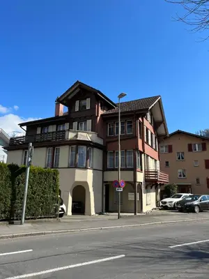Das Gebäude in dem sich die Ferienwohnung befindet