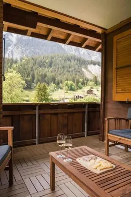 Ein allgemeiner Bergblick oder ein Berglick von der Ferienwohnung aus
