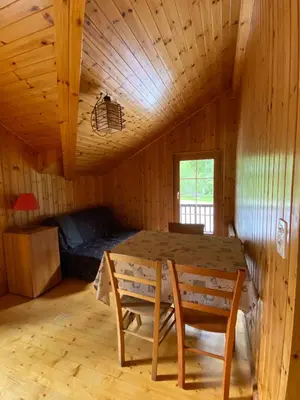 Ein Sitzbereich in der Unterkunft Auberge du Val des dix