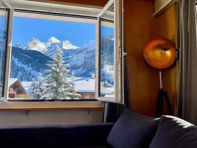 Ein allgemeiner Bergblick oder ein Berglick von der Ferienwohnung aus