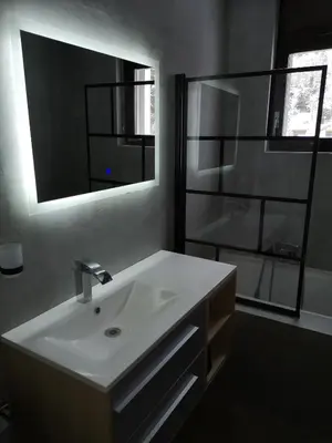 Ein Badezimmer in der Unterkunft Appartement proche remontées refait à neuf