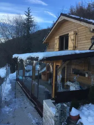 Das Gebäude in dem sich das Chalet befindet