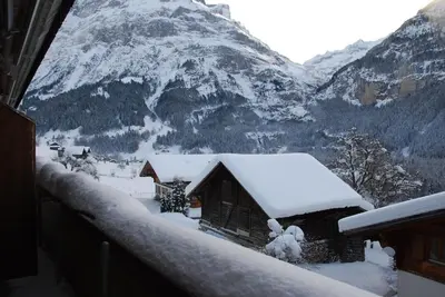 Ein allgemeiner Bergblick oder ein Berglick von der Ferienwohnung aus