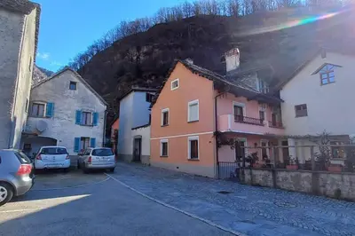 Das Gebäude in dem sich die Ferienwohnung befindet
