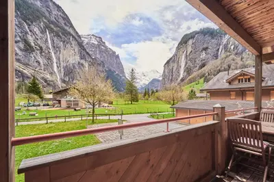 Ein allgemeiner Bergblick oder ein Berglick von der Ferienwohnung aus