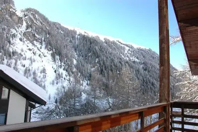 Ein allgemeiner Bergblick oder ein Berglick von der Ferienwohnung aus